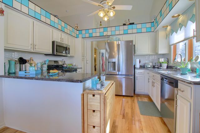 290 Edington Circle, Canton Twp, MI 48187