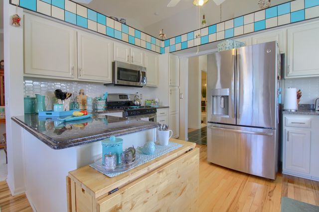 290 Edington Circle, Canton Twp, MI 48187