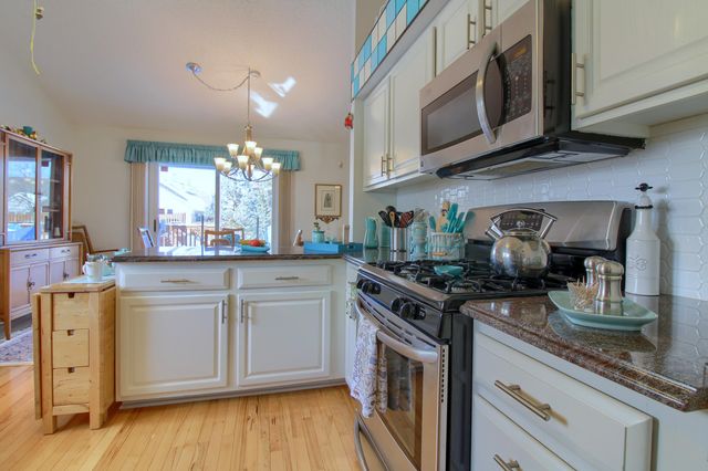 290 Edington Circle, Canton Twp, MI 48187