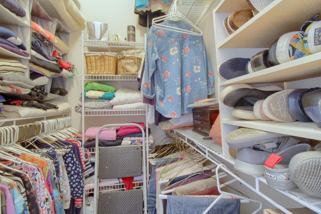 290 Edington Circle, Canton Twp, MI 48187