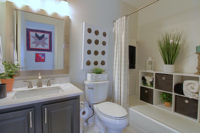 290 Edington Circle, Canton Twp, MI 48187