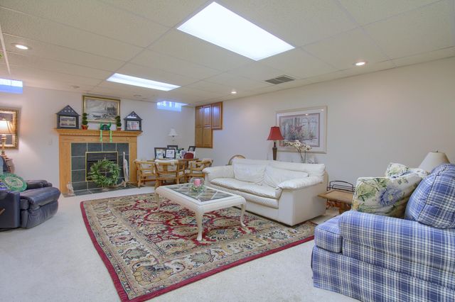 290 Edington Circle, Canton Twp, MI 48187