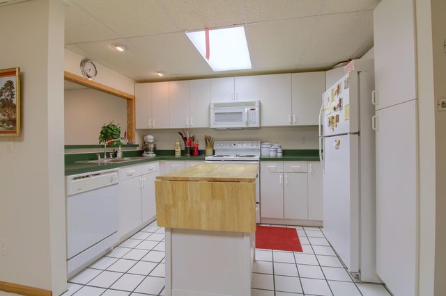 290 Edington Circle, Canton Twp, MI 48187