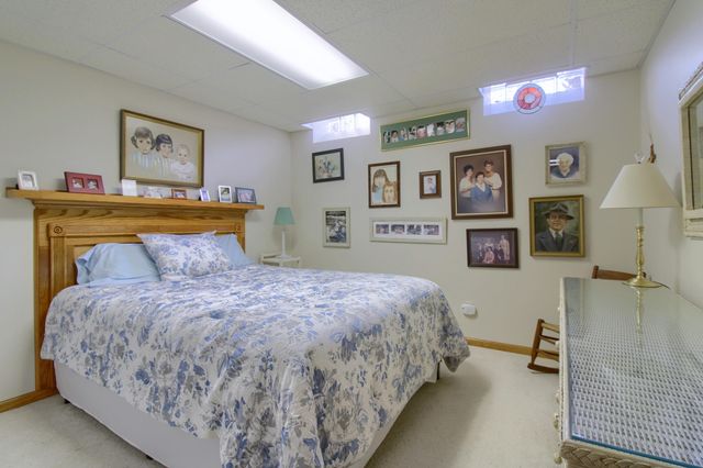 290 Edington Circle, Canton Twp, MI 48187