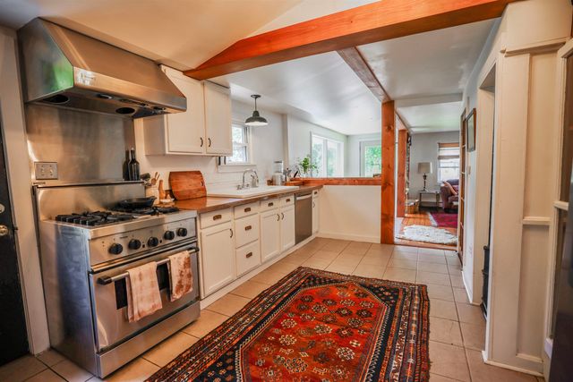 26 Rose Street, Burlington, VT 05401