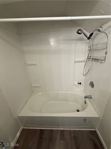 662 Kenilworth Avenue, Sheffield Lake, OH 44054