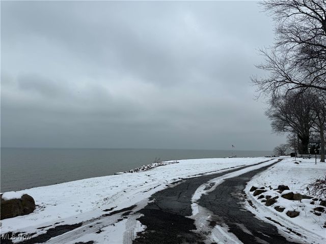 662 Kenilworth Avenue, Sheffield Lake, OH 44054