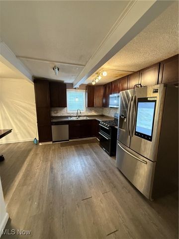 662 Kenilworth Avenue, Sheffield Lake, OH 44054