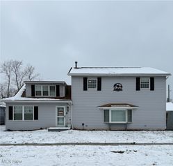 662 Kenilworth Avenue, Sheffield Lake, OH 44054