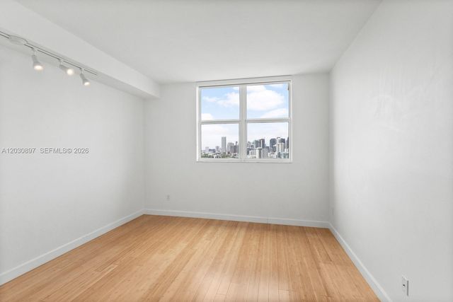 2475 Brickell Ave 2104, Miami, FL 33129