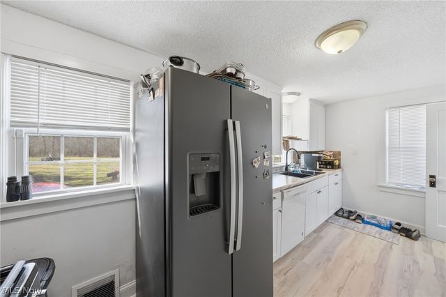 9614 Ravenna Road, Twinsburg, OH 44087