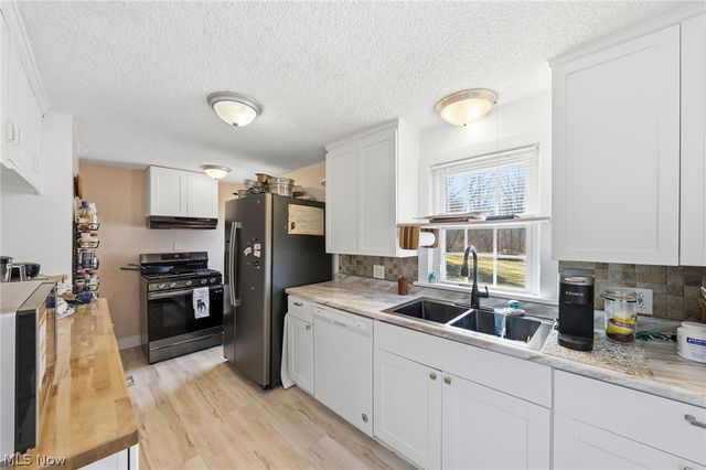 9614 Ravenna Road, Twinsburg, OH 44087