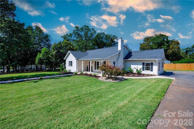118 Alexander Street, Forest City, NC 28043