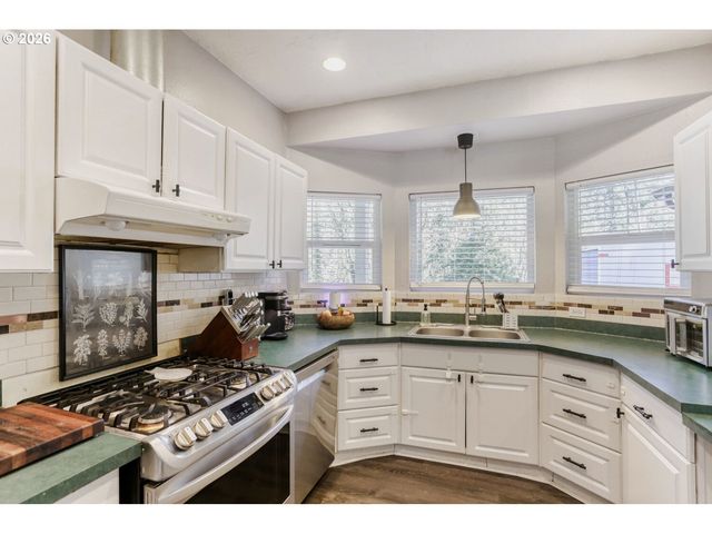 22375 S CADONAU Rd, Estacada, OR 97023