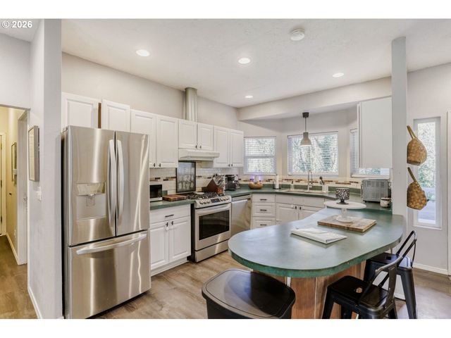 22375 S CADONAU Rd, Estacada, OR 97023