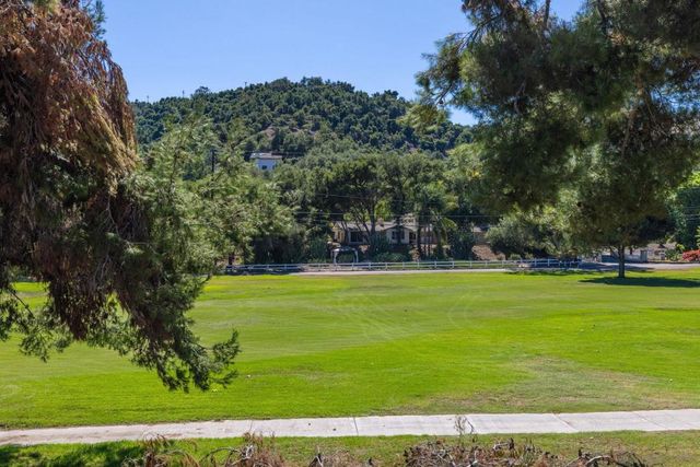 4121 Oak Island Ln, Fallbrook, CA 92028