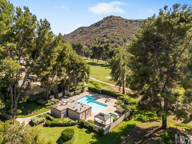 4121 Oak Island Ln, Fallbrook, CA 92028