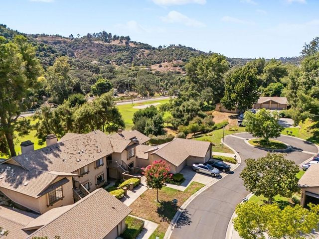 4121 Oak Island Ln, Fallbrook, CA 92028