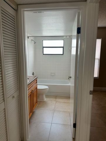1540 Lake Crystal Drive G, West Palm Beach, FL 33411