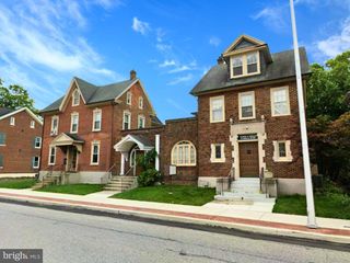 24 E MAIN ST, Lansdale, PA 19446