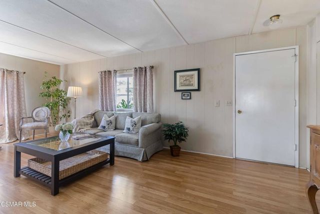 195 Tierra Rejada Road 204, Simi Valley, CA 93065