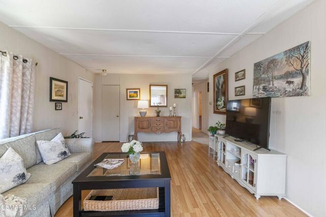 195 Tierra Rejada Road 204, Simi Valley, CA 93065