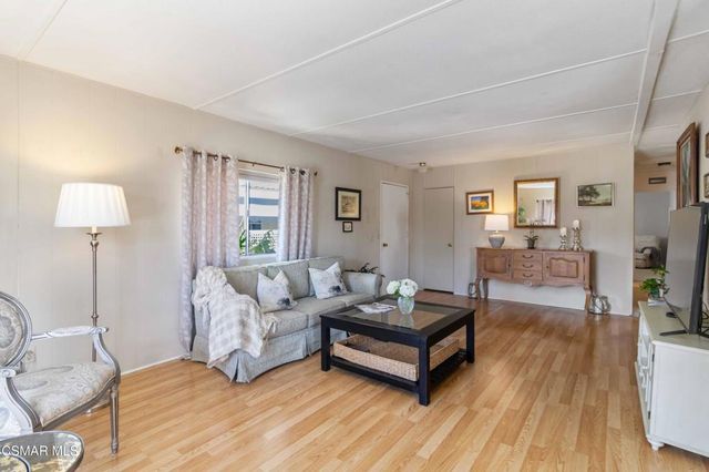 195 Tierra Rejada Road 204, Simi Valley, CA 93065