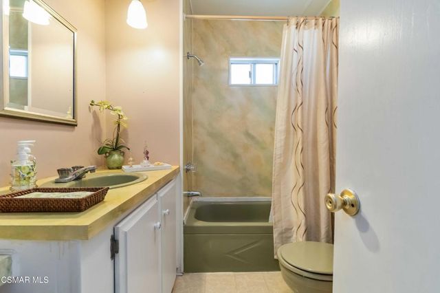 195 Tierra Rejada Road 204, Simi Valley, CA 93065