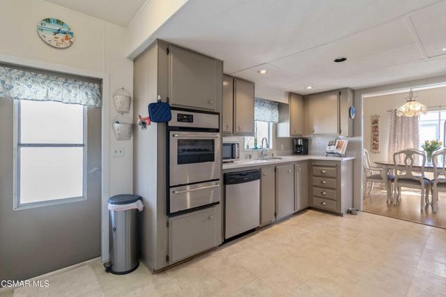 195 Tierra Rejada Road 204, Simi Valley, CA 93065