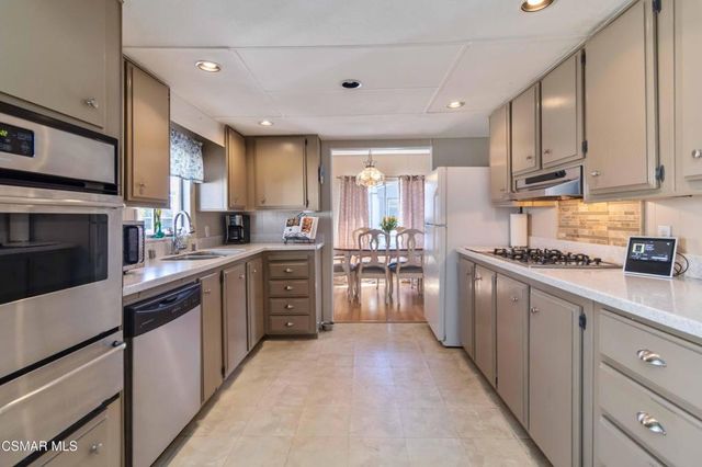 195 Tierra Rejada Road 204, Simi Valley, CA 93065