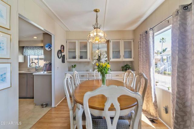 195 Tierra Rejada Road 204, Simi Valley, CA 93065