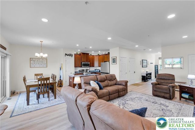 991 King Way, Upper Macungie Twp, PA 18031