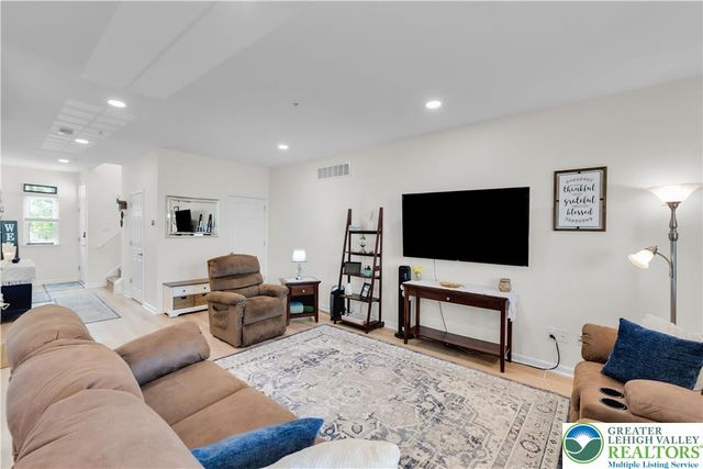 991 King Way, Upper Macungie Twp, PA 18031