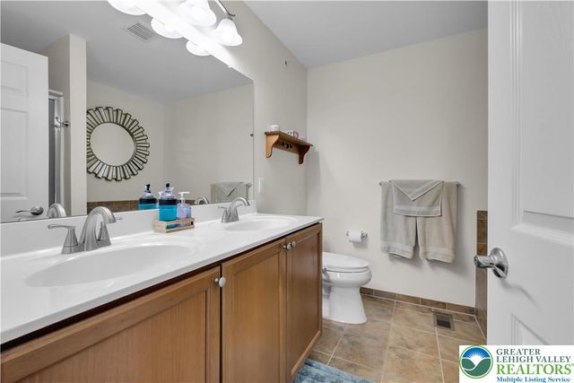 991 King Way, Upper Macungie Twp, PA 18031