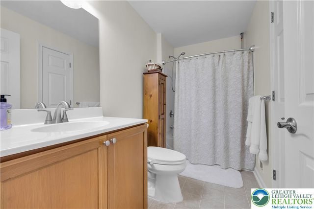 991 King Way, Upper Macungie Twp, PA 18031