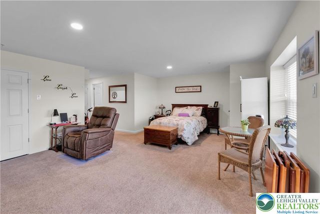 991 King Way, Upper Macungie Twp, PA 18031