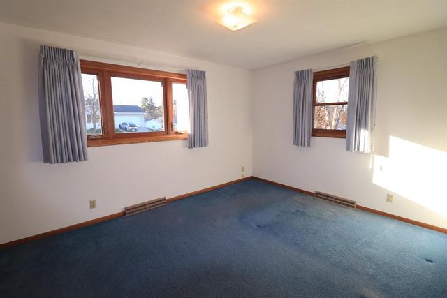 1128 N Osborne Avenue, Janesville, WI 53548