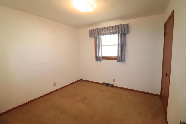 1128 N Osborne Avenue, Janesville, WI 53548