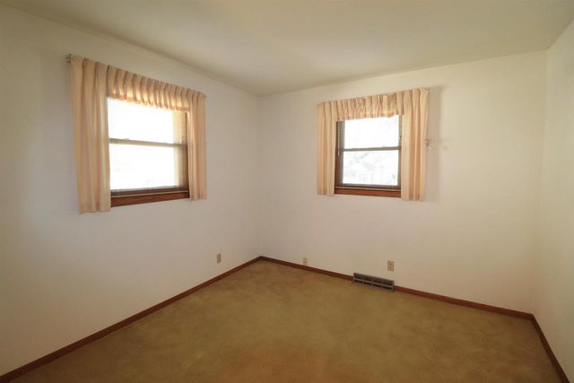 1128 N Osborne Avenue, Janesville, WI 53548