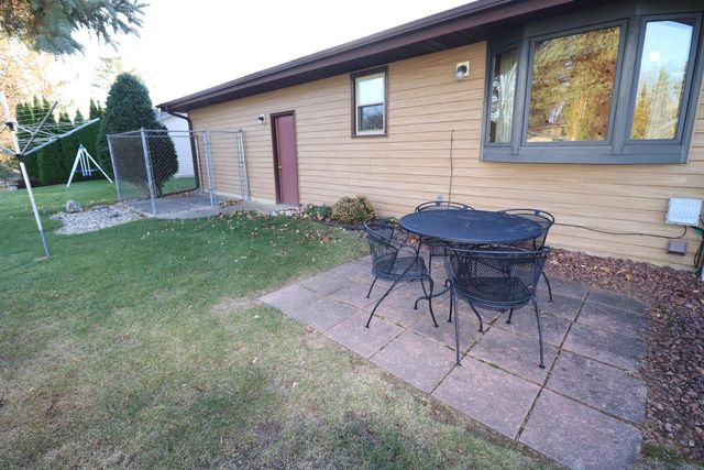 1128 N Osborne Avenue, Janesville, WI 53548