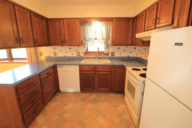 1128 N Osborne Avenue, Janesville, WI 53548