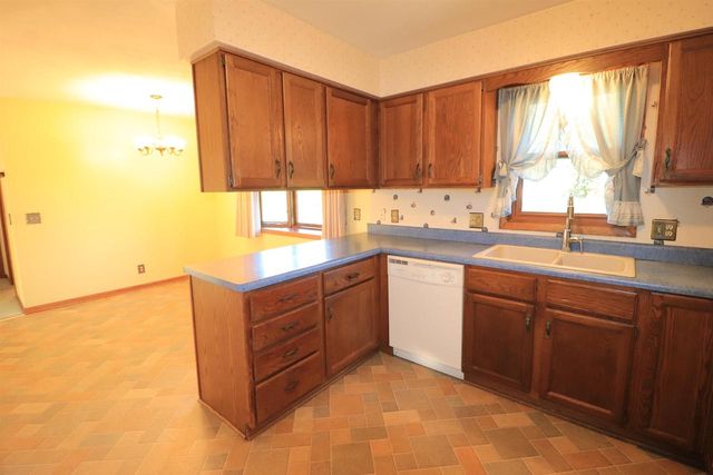 1128 N Osborne Avenue, Janesville, WI 53548