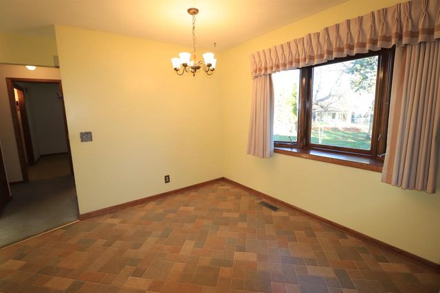 1128 N Osborne Avenue, Janesville, WI 53548