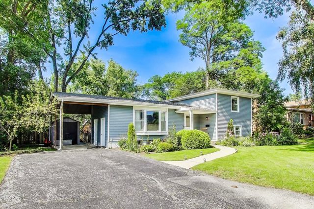 1005 Castlewood Lane, Deerfield, IL 60015