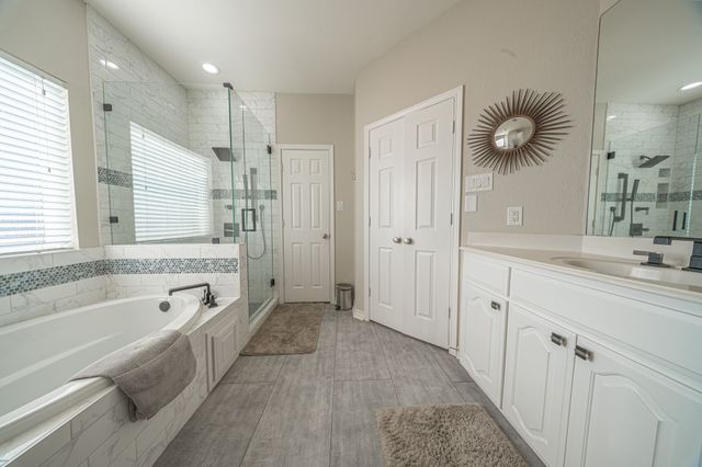 100 San Chez Drive, Lake Kiowa, TX 76240