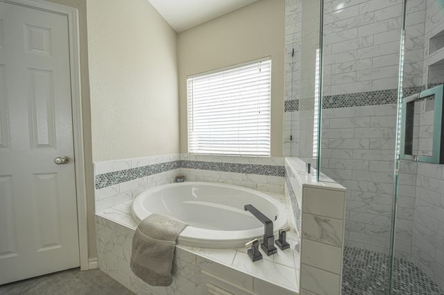 100 San Chez Drive, Lake Kiowa, TX 76240