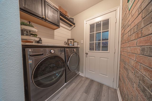 100 San Chez Drive, Lake Kiowa, TX 76240