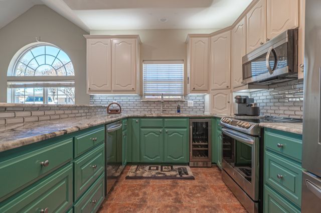 100 San Chez Drive, Lake Kiowa, TX 76240