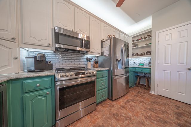 100 San Chez Drive, Lake Kiowa, TX 76240