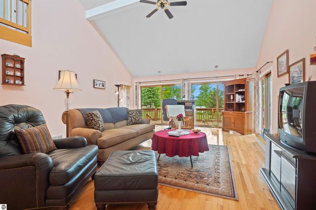 7380 Shellenbarger Road, Hale, MI 48739